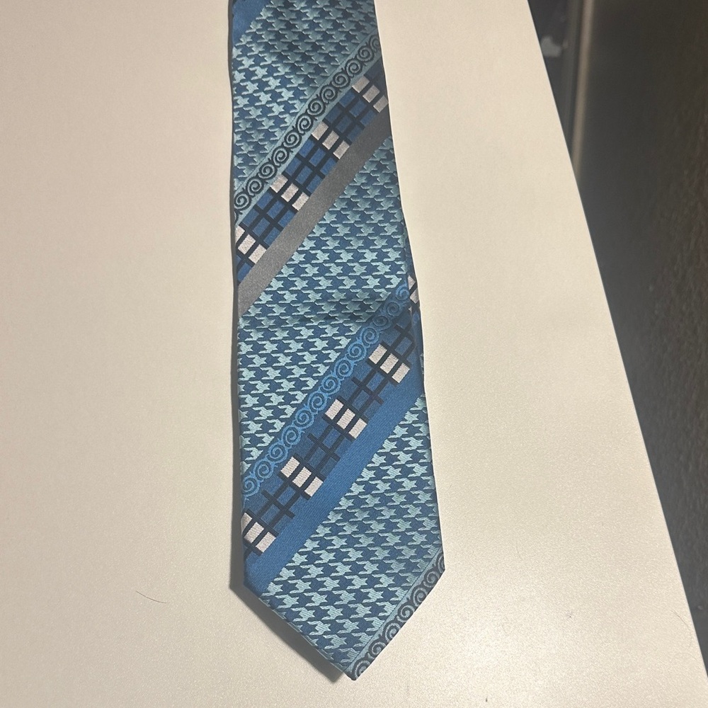 Men's Blue Patterned Tie with Geometric and Houndstooth Accents